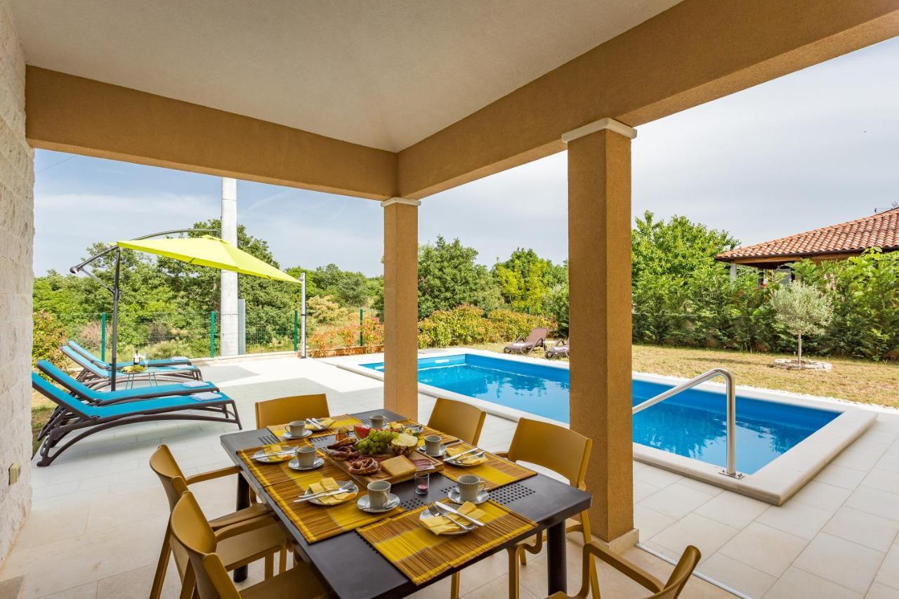 Villa Carneol Kaldanija Luaran gambar